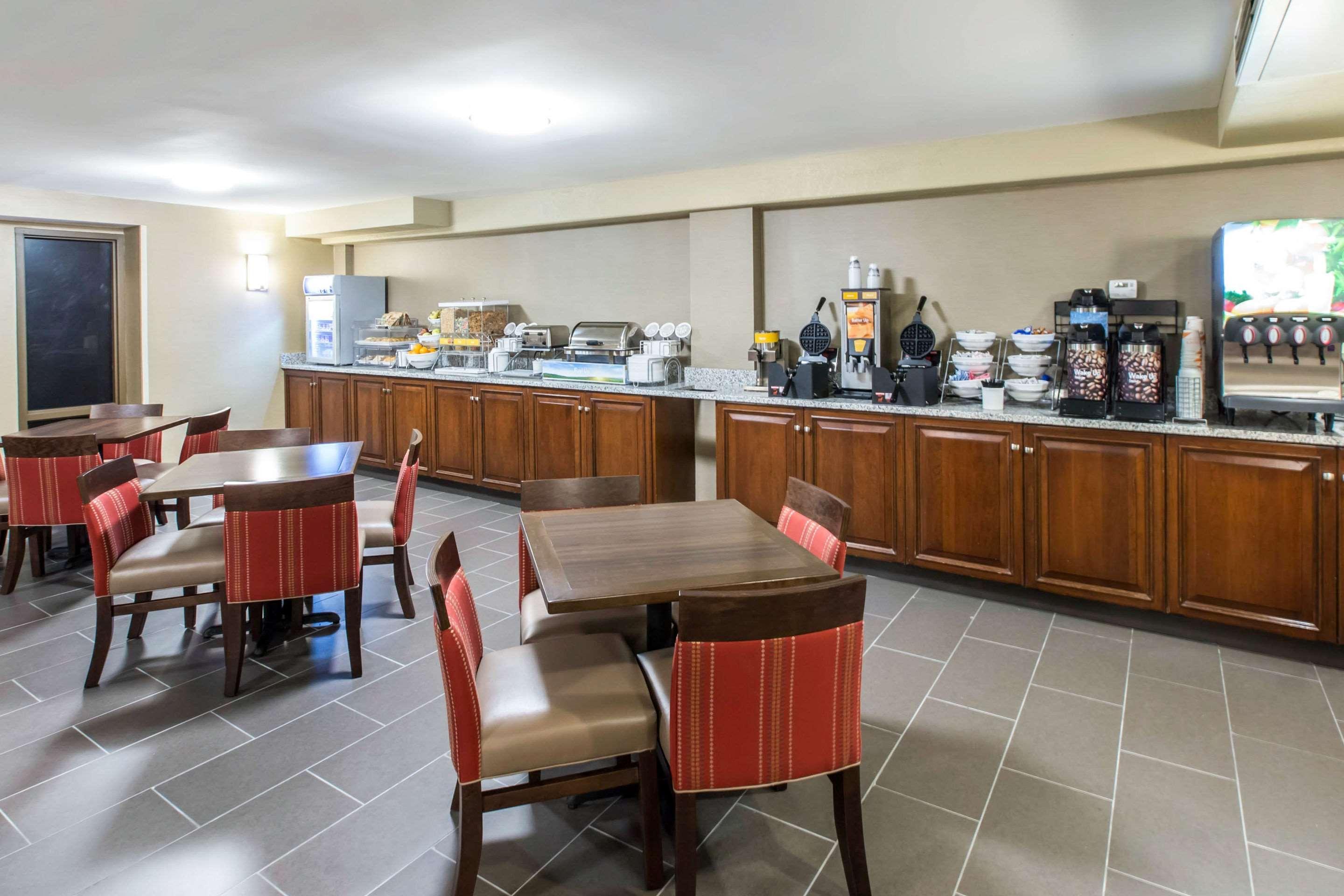 Comfort Inn & Suites Knoxville West Экстерьер фото