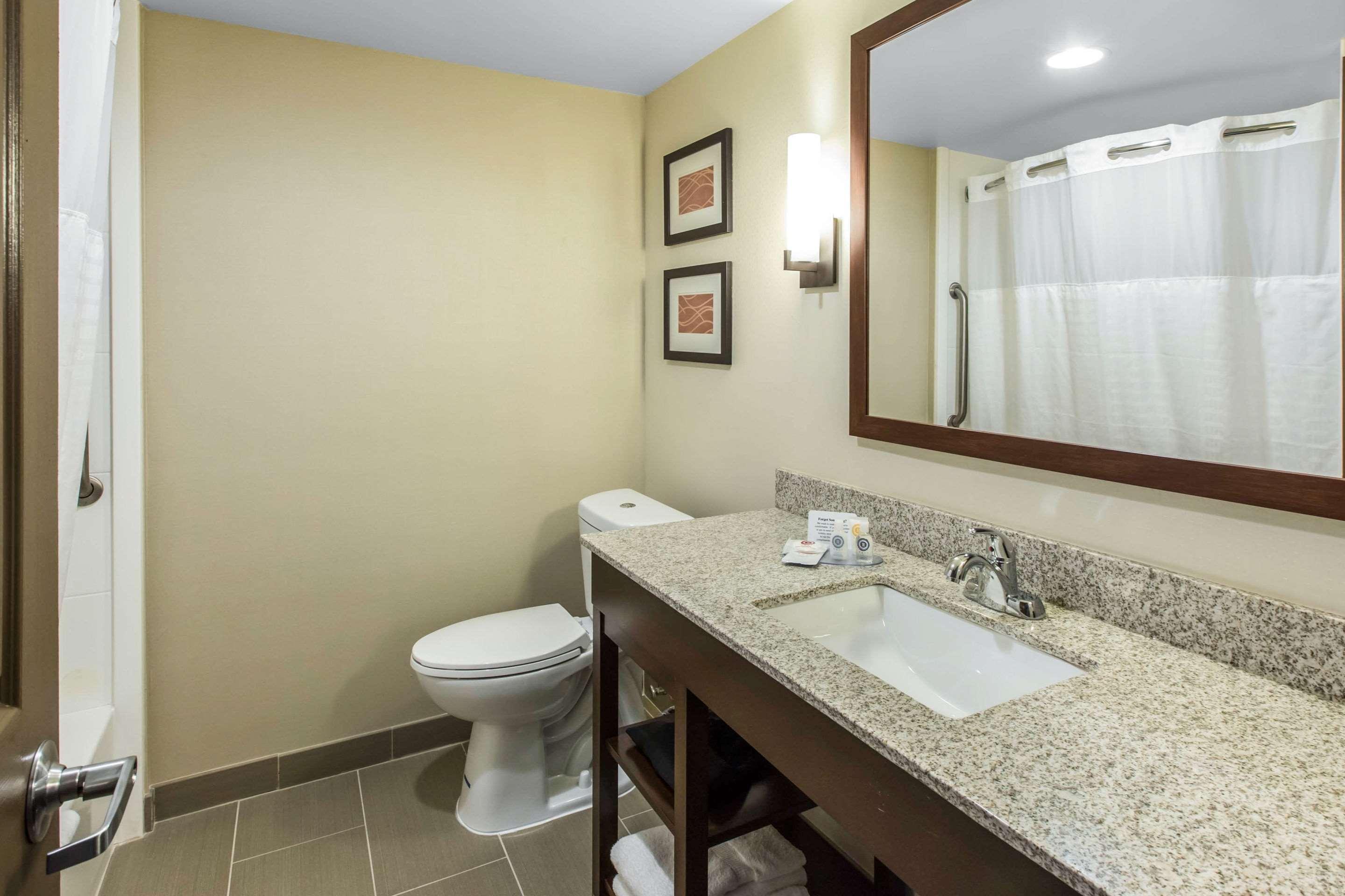 Comfort Inn & Suites Knoxville West Экстерьер фото